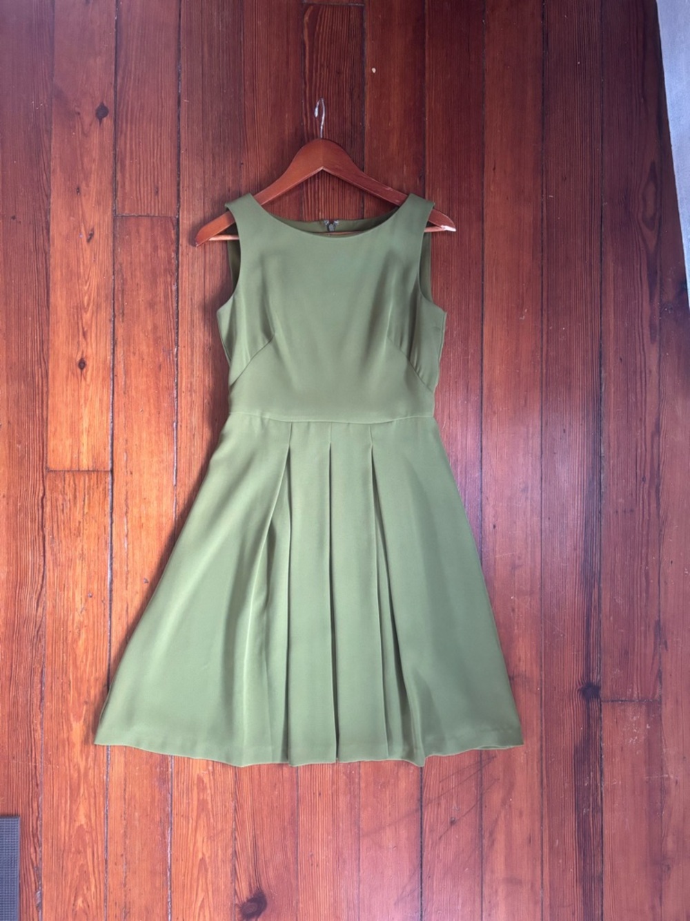 Ann Taylor Pleated A-Line Dress in Banana Palm - Picture 2 of 5